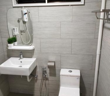Taman Kota Laksamana Casa | 58 Kota Laksamana - Near Jonker Street for 10 to 15 Pax