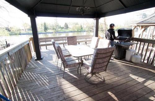 Wasaga Beach Casa | 58 River Rd. East
