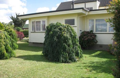 Leamington Casa | 59 Chaucer Apartment
