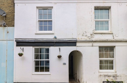 Ryde Cabaña | 5A Castle Street