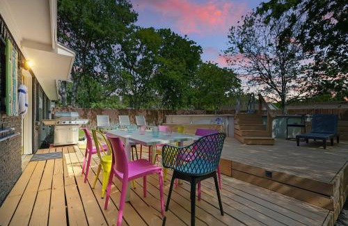 Park Central Casa | 5BD,2BA Cheerful Retreat with Backyard