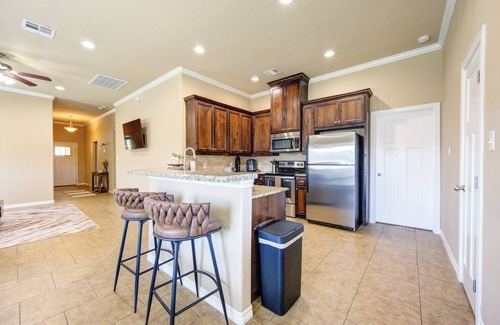 College Station Casa | 5BD Retreat - Pool Access & Bkyd - 5 Mins to T A&M - Pet Friendly!