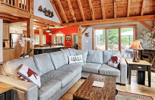 Rosseau Cabaña | 5bdrm, 4bath, Boathouse, 2 bdrm Bunkie, all day sun!