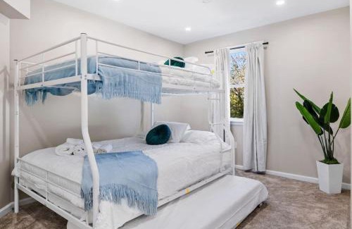 Mount Washington Casa | 5BDRM Escape in Mt. Washington