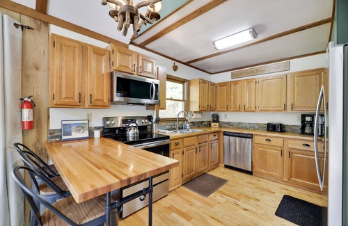 Lake Harmony Estates Chalet De Esquí | 5Bedroom Lake Harmony Charmer Sleeps14~Beach~Hottub~Bar~Arcade