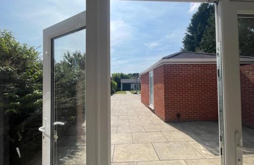 West End Casa | 5beds10people 5minutes dr airport train station