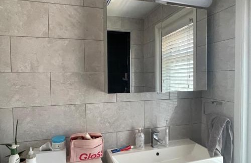 West End Casa | 5beds10people 5minutes dr airport train station