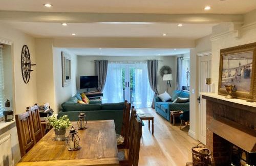 Battle Casa | 5BR-10Guests-Fireplace-HotTub-Pets ok - Parking