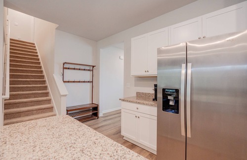 Wilmington Casa | 5BR/3B, Sleeps 13, Pets+, Garage - Blue