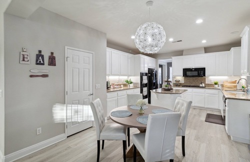 Victorville Casa | 5BR/3BA Home - King Beds - Fast Wifi by RedAwning