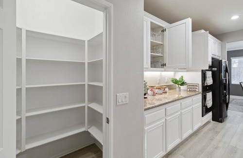 Victorville Casa | 5BR/3BA Home - King Beds - Fast Wifi by RedAwning