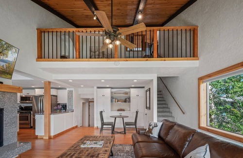 Sandpoint Condominio | 5BR/3BA Lakeside Escape –Walkable to Downtown Sandpoint & Minutes to Schweitzer