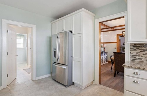 John Ball Park Apartamento | 5BR/3BA Near Downtown & Medical Mile Fenced Yard