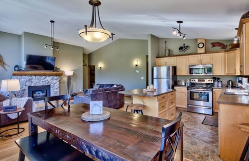 Fairways Chalet De Esquí | 5BR/3BA Ski Chalet: Ski In / Hot Tub / Amazing Views!