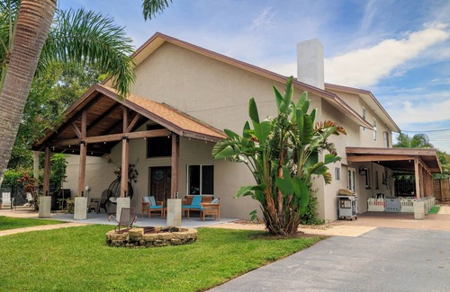 Seminole Casa | 5BR/3BA w/pool! Mins to beach! Perfect for 2+ fams