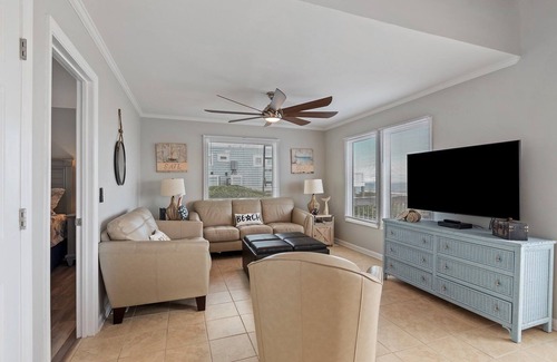 Yaupon Beach Casa | 5BR/4BA Home - REMODELED, Oceanfront, Close to Pier, Sleeps 10
