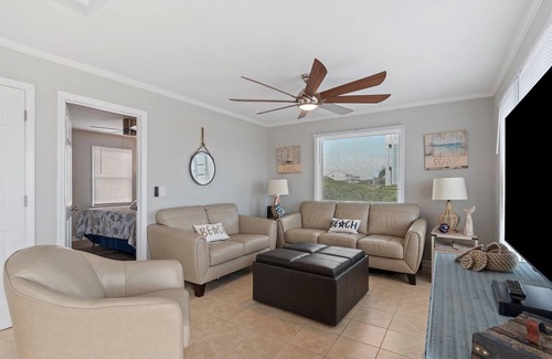 Yaupon Beach Casa | 5BR/4BA Home - REMODELED, Oceanfront, Close to Pier, Sleeps 10