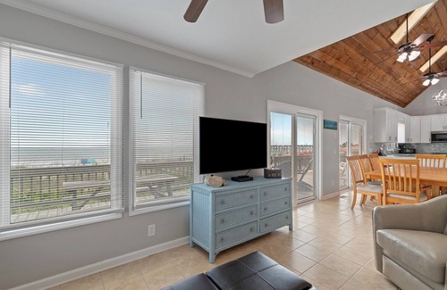 Yaupon Beach Casa | 5BR/4BA Home - REMODELED, Oceanfront, Close to Pier, Sleeps 10