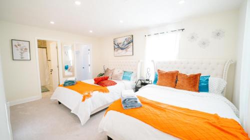 Falls Church Casa | 5BR & 4BA Lovely House with Beautiful Backyard in VA