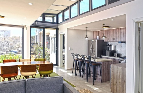 El Sargento Casa | Modern shipping container homes, 5BR/4BA, Multiple rooftops, Firepits, Fast Wifi w/ Starlink backup