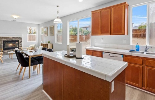 Victorville Casa | 5BR/4BA Spacious Family Home in Victorville