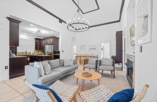 Crystal Beach Cabaña | 5BR/4BR Oasis w/Pool, Bar, Firepit – Sleeps 14, multi-family, <5 Mins to Beach!