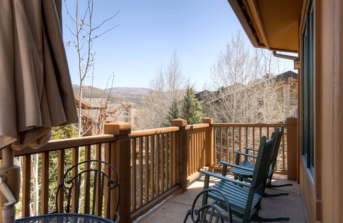 Edwards Condominio | 5br/5ba , Ski In/out In Arrowhead, 3523 Sq Ft! 5 Bedroom Condo by RedAwning