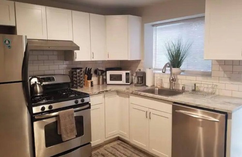 Mount Baker Casa | 5br 8bed house near airport, downtown & train