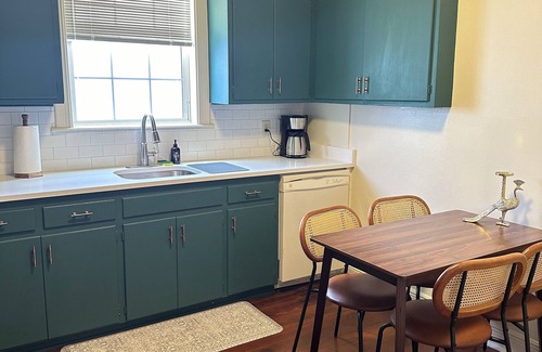 West Riverside Casa | 5BR Beautifully Restored Historic New Orleans Home-Privacy Gate & Screened Porch