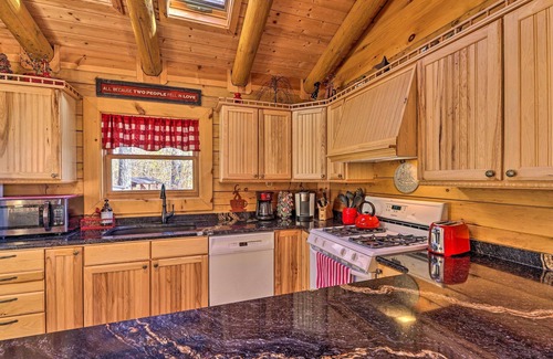 Snowshoe Cabina | 5BR Cabin; Hot Tub, Summer escape to Snowshoe!