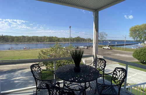 Bluffton Casa | 5BR Channel View Retreat! Near the Beach in Bluffton of Muskegon