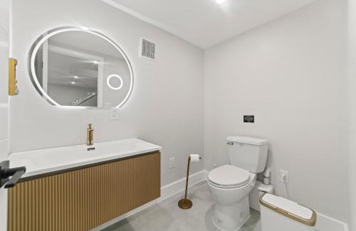 Miami Gardens Casa | 5BR Entertainer's Dream Pool, Courts & Game Room L38
