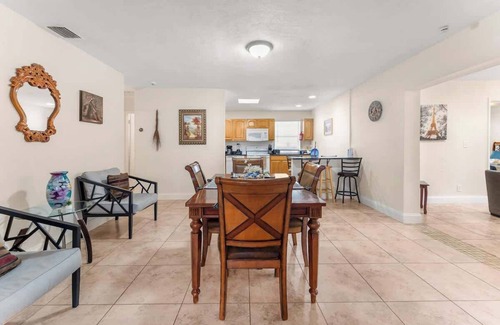 Highland Garden Casa | 5BR Family Oasis w/ Pool, Near Beach & Downtown