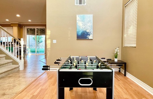 Fontana Casa | 5BR Fontana Group Stay Near Golf & Shops