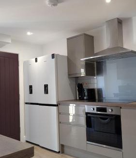 Derby Casa | 5BR House By WillCo Property Short Lets & Serviced Accommodation Derby With Games, Parking & Wi-Fi