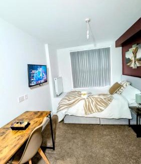 Derby Casa | 5BR House By WillCo Property Short Lets & Serviced Accommodation Derby With Games, Parking & Wi-Fi