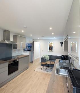 Derby Casa | 5BR House By WillCo Property Short Lets & Serviced Accommodation Derby With Games, Parking & Wi-Fi