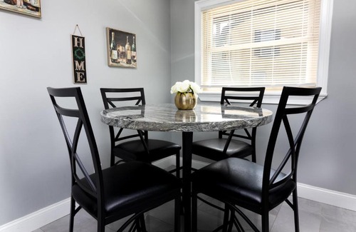Niagara Falls Casa | 5BR House Close to Falls & Aquarium