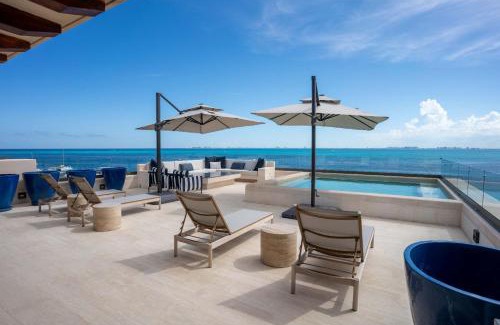 Isla Mujeres Apartamento | 5BR Luxury Beachfront Penthouse w/Private Pool
