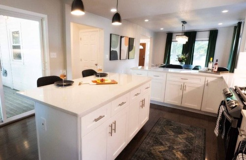 Cleveland Casa | 5BR| Luxury Retreat | Game Room