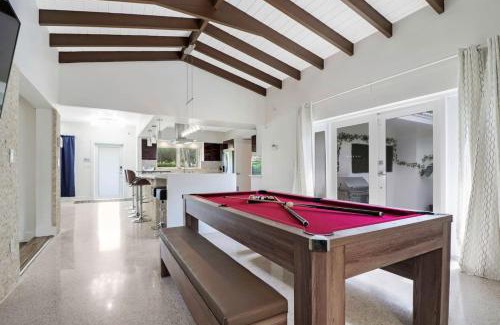 Seybold Casa | 5BR Miami Oasis w Pool Near Design District
