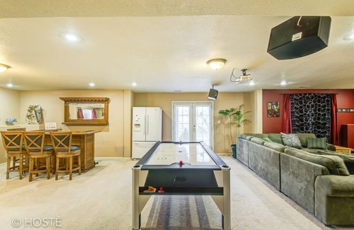 Northeast Colorado Springs Cabaña | 5BR Mtn Views Family Getaway HOT TUB