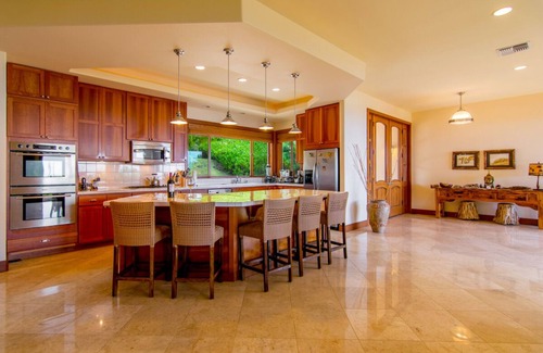 Historic Lahaina Front Street Casa | Impresionante Custom West Maui Ver Estate Launiupoko