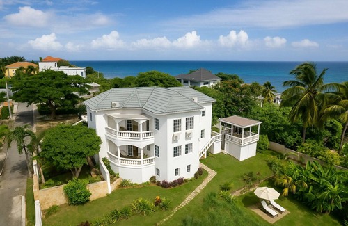 Tower Isle Villa | Totalmente dotado de personal, villa W / increíbles vistas al océano, que le ofrece comodidad y conveniencia