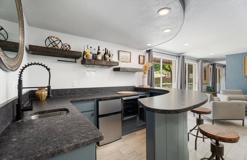 Central Oklahoma City Casa | 5BR Relaxation Haven Hot Tub Pool Table Fun M