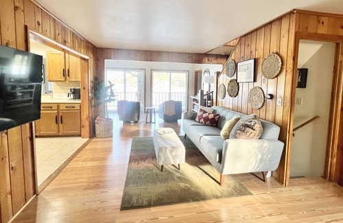 Waupaca Casa | 5BR Sunset facing on Chain O Lake's McCrossen Lake firm sand & clear/clean water