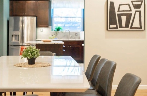 Tower Grove South Casa | 5BR Tower Grove Family Home / ABODEbucks