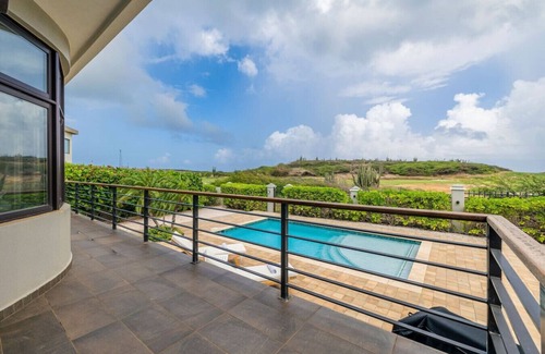Malmok Villa | La Colina 11 in Aruba's Tierra Del Sol