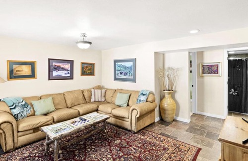 Deer Valley Casa | 5BR with Hot Tub Minutes to Ski Resort!