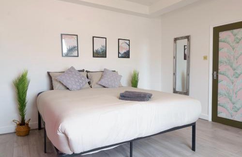 East Acton Apartamento | 5C- Stylish Urban Retreat - Spacious 2 Bed Flat